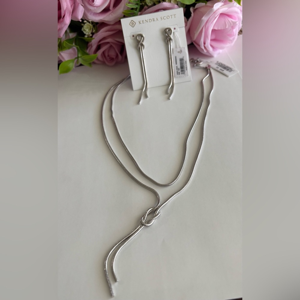 Kendra Scott set of Annie Knotted Layered Necklace+Linear Earrings in Silver